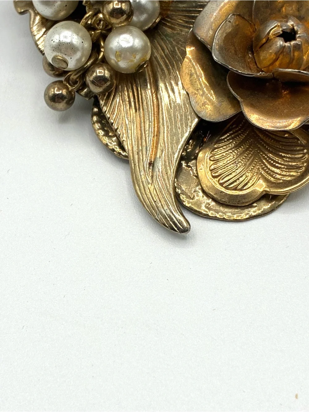 Vintage Unique Gold Tone Floral Brooch Faux Pearl Cluster Statement Pin